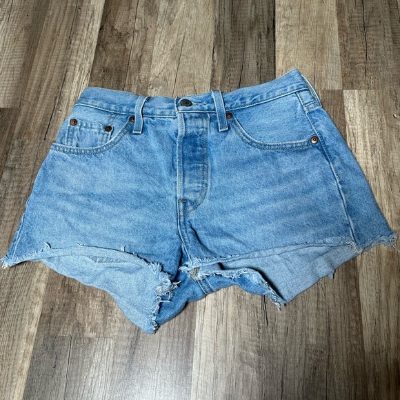 Levi's Pants - Levi's 501 Jean Shorts - Size W25